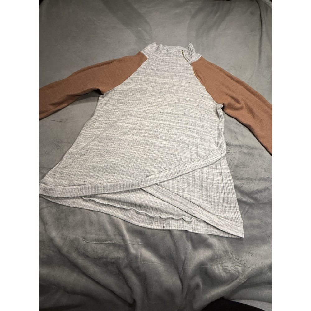 Betsey's Boutique Shop Woman's Grey and Brown Pullover Sweater with Zipper XL